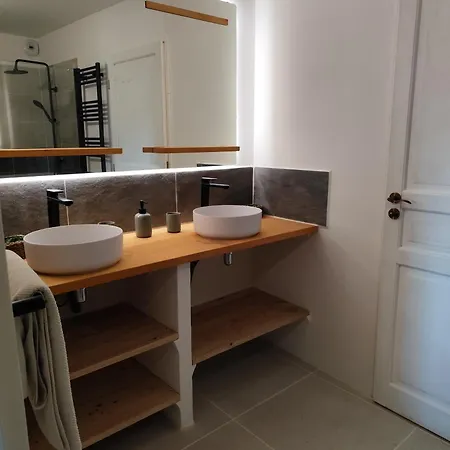 Des 3 Couleurs Bed & Breakfast *